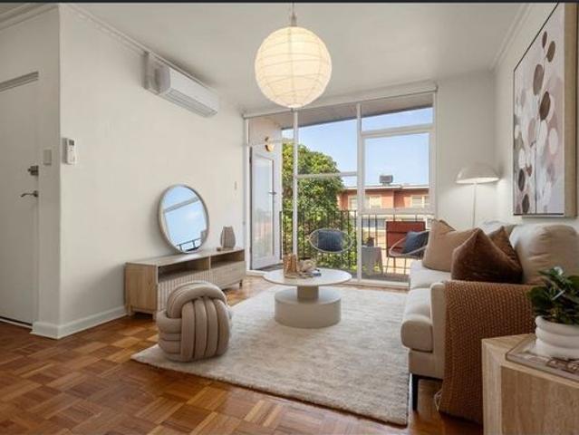Apartment for rent in St Kilda East, Melbourne