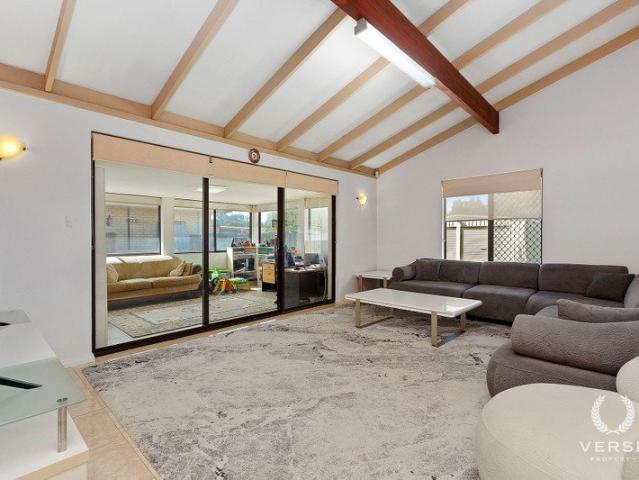 House for sale in Queens Park, Western Australia