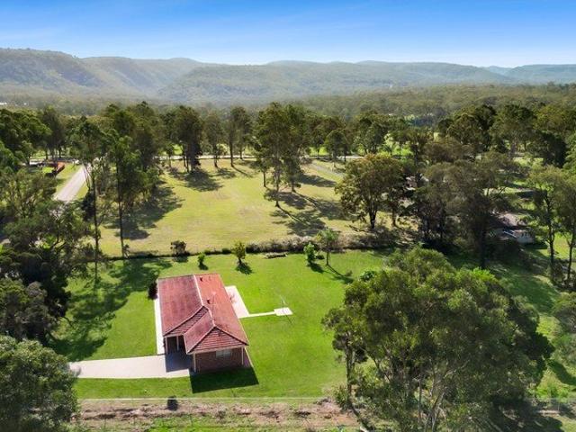 Cottage for sale in Castlereagh, Sydney