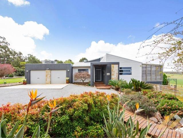House for sale in Swan Reach, Victoria