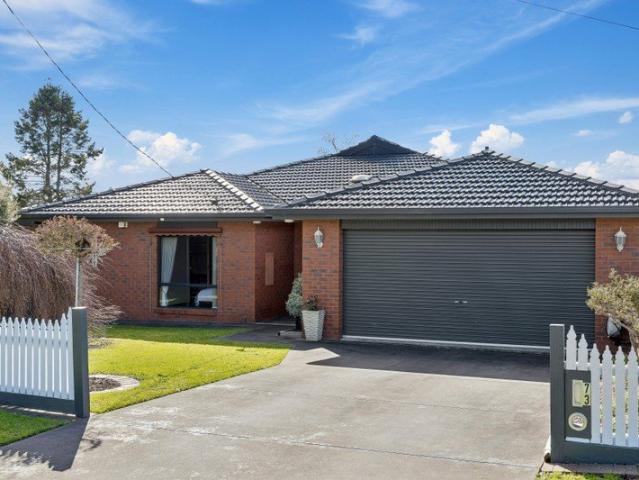 House for sale in Elliminyt, Victoria