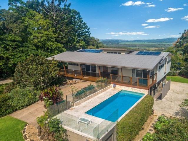 Cottage for sale in Terranora, New South Wales