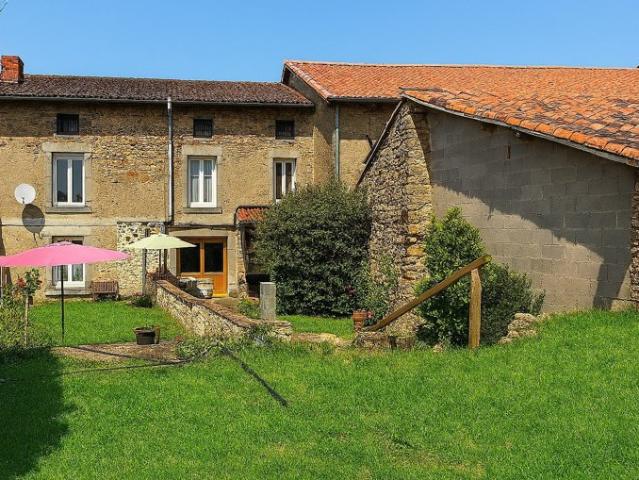 Appartement vente à Rochechouart, Les Salles-lavauguyon