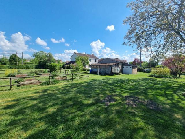 Maison vente à La Châtre, Montlevicq