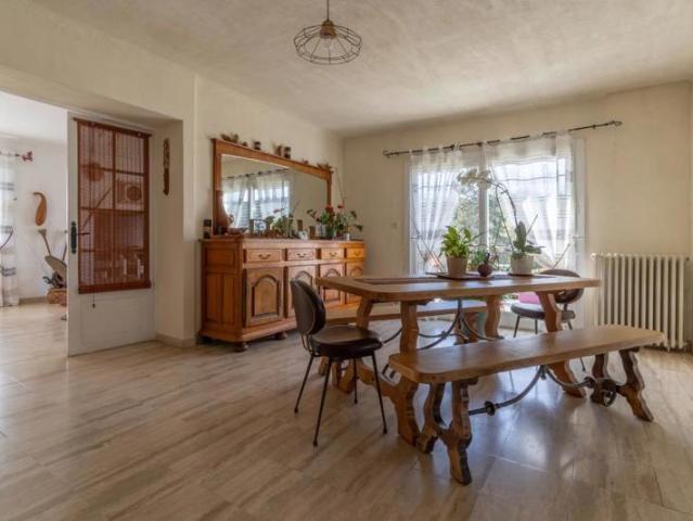 Maison vente à Pontoise, Mériel