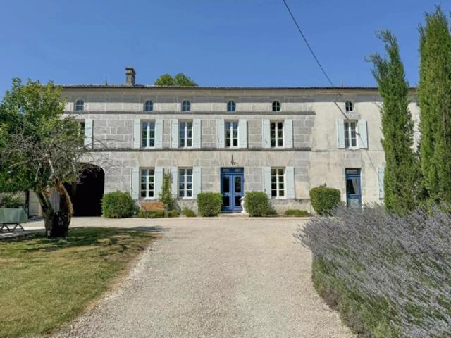 Maison vente à France métropolitaine, Saintes