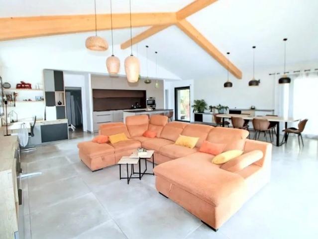 Maison vente à Nîmes, Montagnac