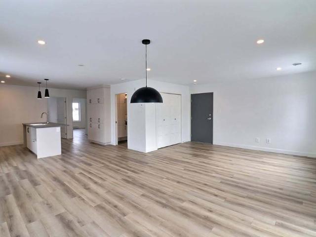 Apartment for rent in Le Haut-saint-françois, Quebec
