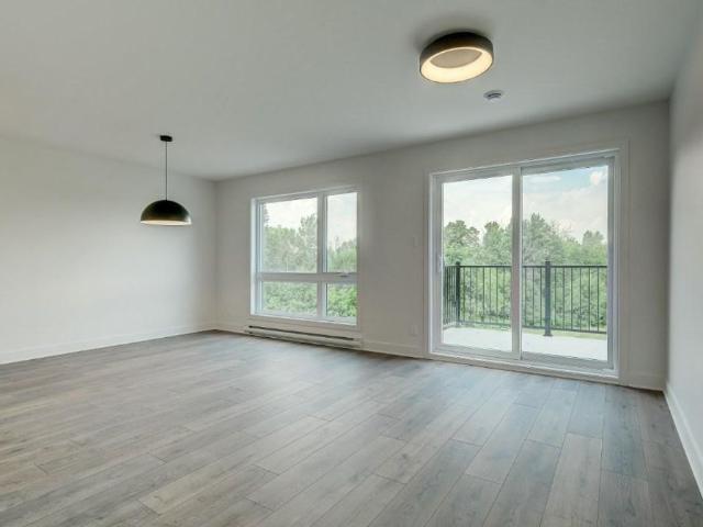 Apartment for rent in Saint-Césaire, Montérégie