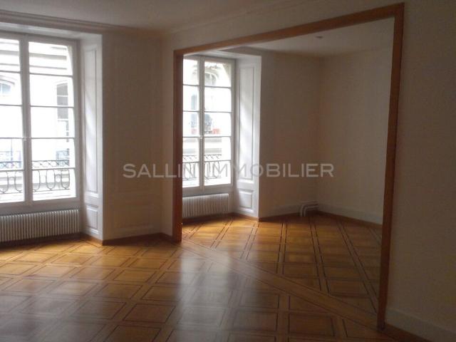 Immobilie kaufen in Villars, Freiburg