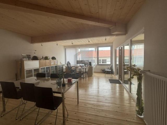 Büro mieten in Chavannes-de-Bogis, Waadt