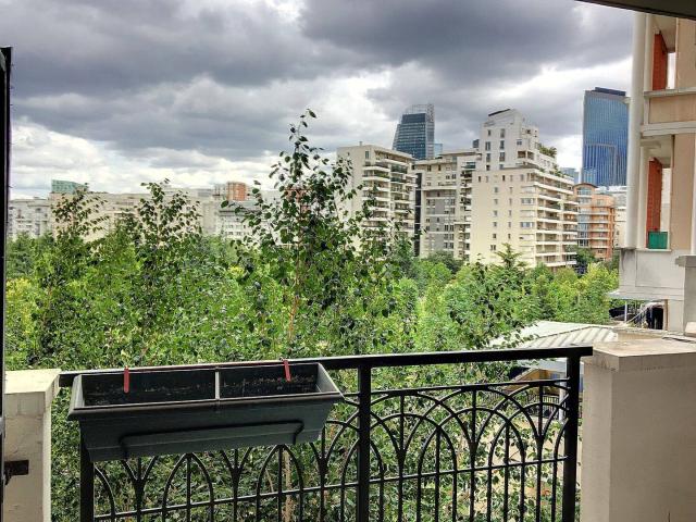 Studio location à Faubourg de l'Arche, Courbevoie