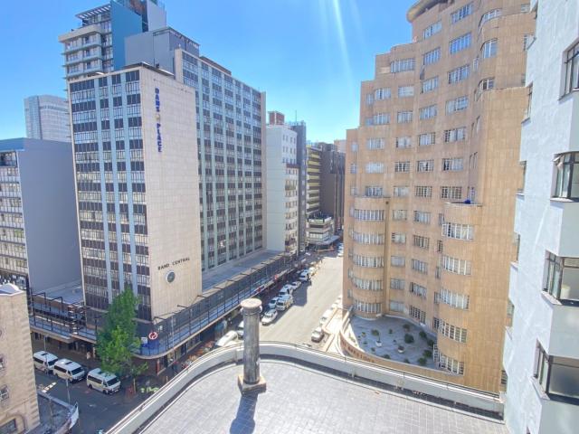 Apartment for rent in Braamfontein, Johannesburg
