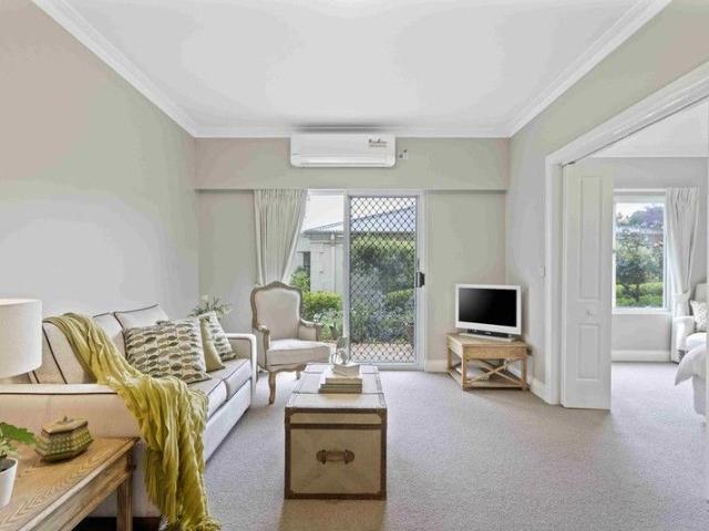 House for sale in Burwood