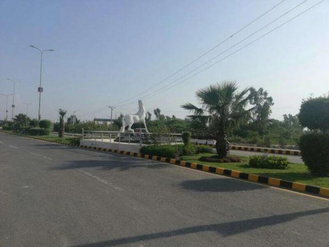 Land for sale in Lahore Motorway City, جھگیاں سیالاں