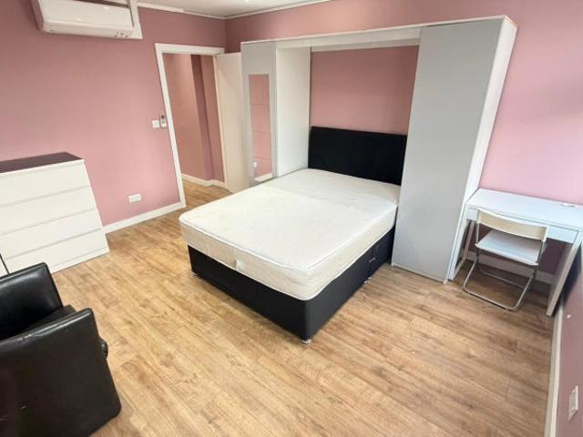 Apartment for rent in London Borough of Ealing, Greater London