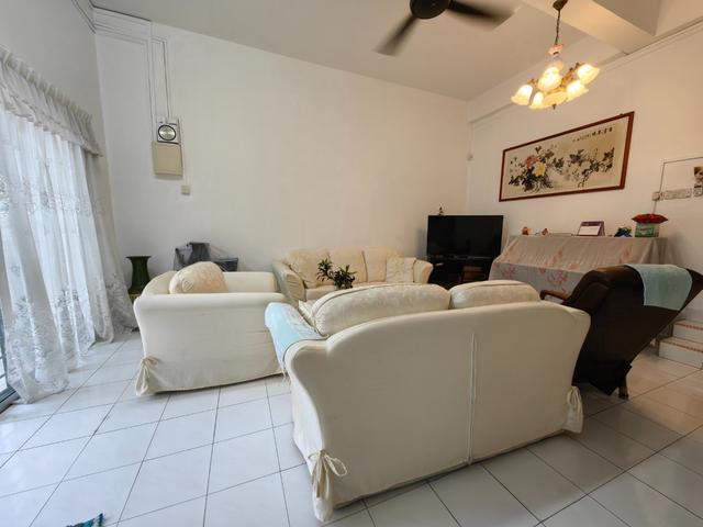 Terraced House for sale in Malaka