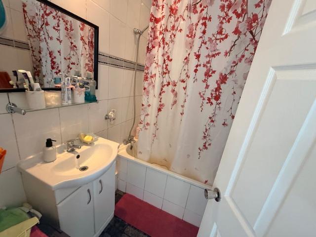 Apartment for rent in London Borough of Merton, Collier's Wood
