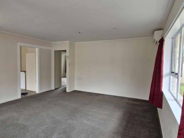Townhouse for rent in Owhata, Oroua County