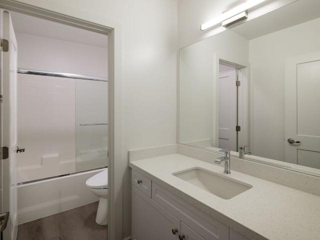 Apartment for rent in Canoga Park, California
