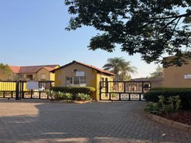 Apartment for sale in Akasia, Gauteng