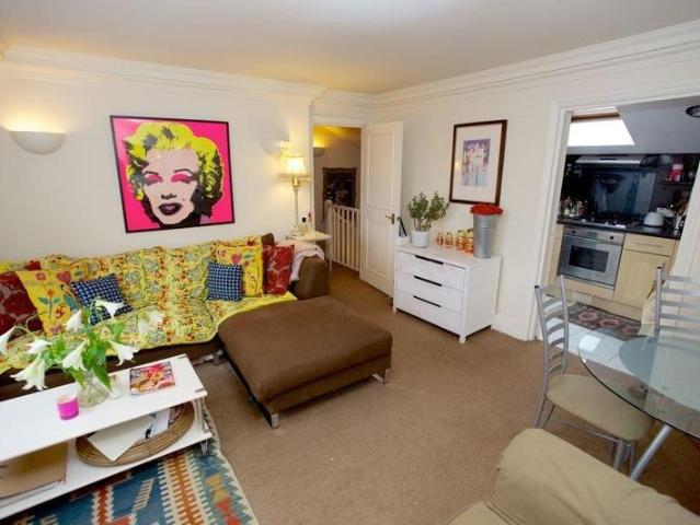 Apartment for rent in North Kensington, Greater London