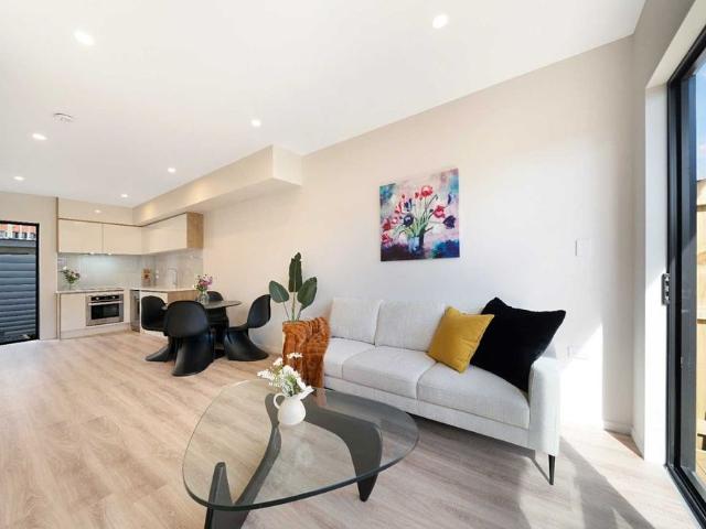 Townhouse for rent in Massey West, Henderson-Massey