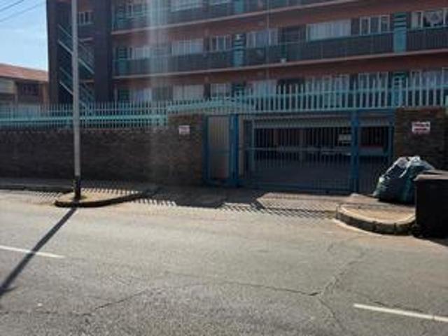 Apartment for sale in Nooitgedacht, Gauteng