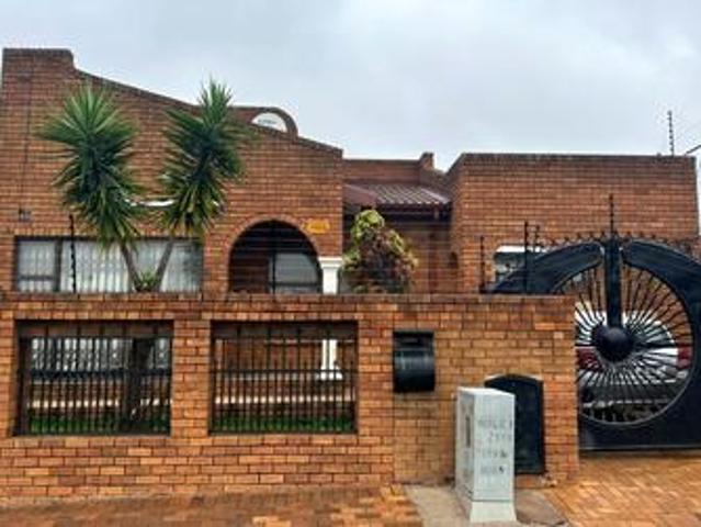 House for sale in Soweto, City of Johannesburg Metropolitan Municipality