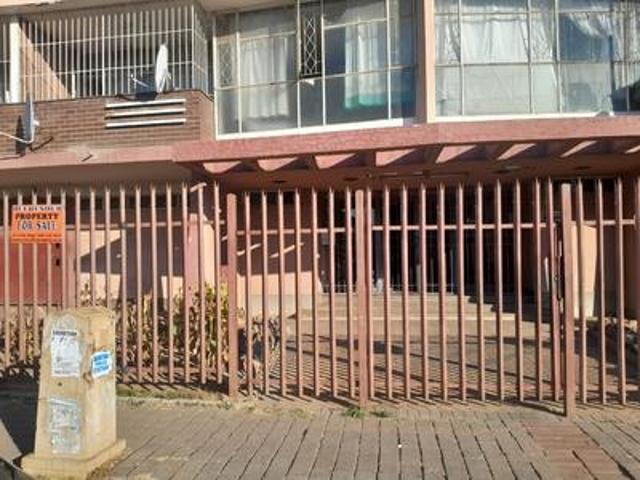 Apartment for sale in Vosloorus, Gauteng