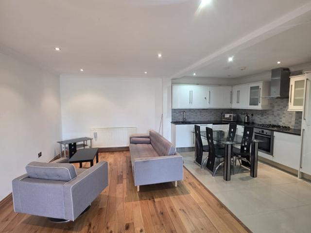 Apartment for rent in Mile End, Greater London