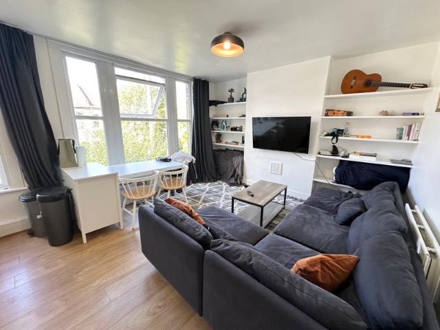 Apartment for rent in Bowes Park, Greater London