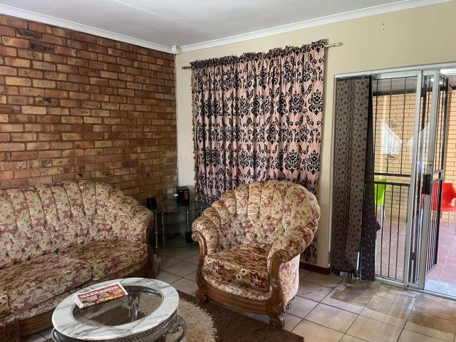 House for rent in Theresapark, Waterkloof