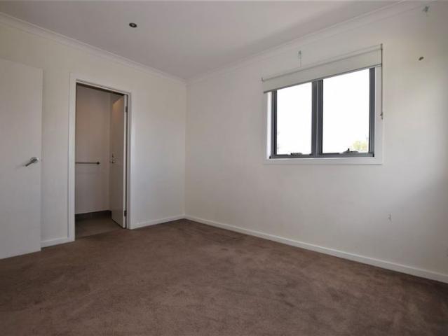 Townhouse for rent in Camerons Creek, Victoria