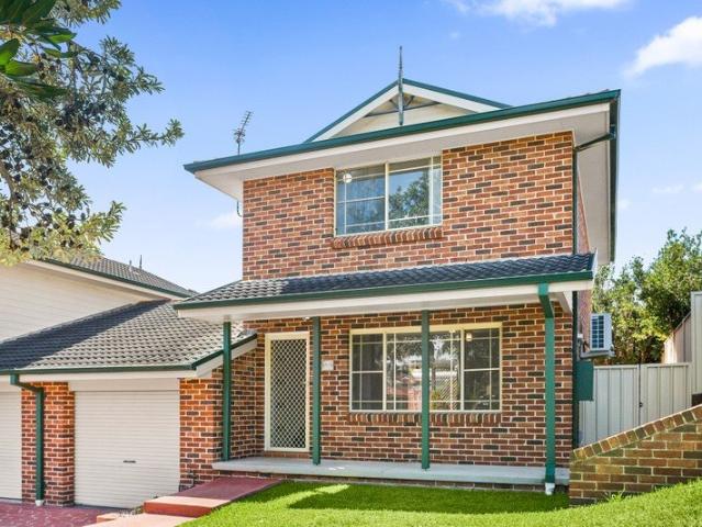 Townhouse for rent in Flinders, New South Wales