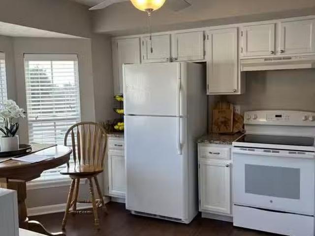 Condo for rent in Abingdon