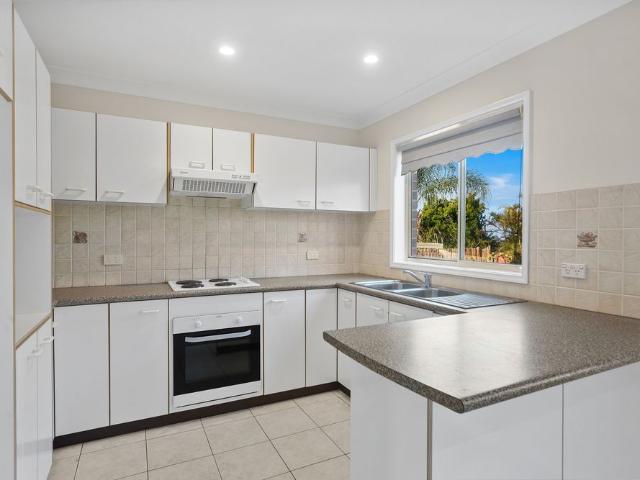 Townhouse for rent in Flinders, New South Wales