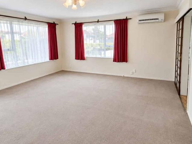 Apartment for rent in Chaslands, Canterbury