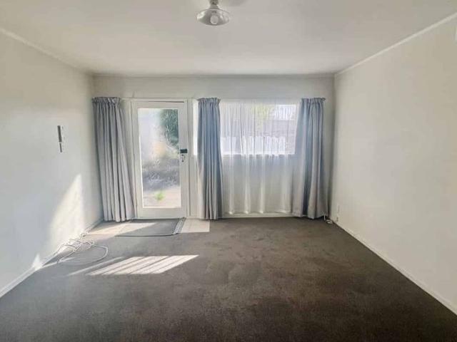Apartment for rent in Te Atatū South, Henderson-Massey