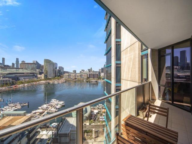 Apartment for sale in NewQuay, Melbourne