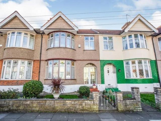 House for rent in Loxford, Greater London