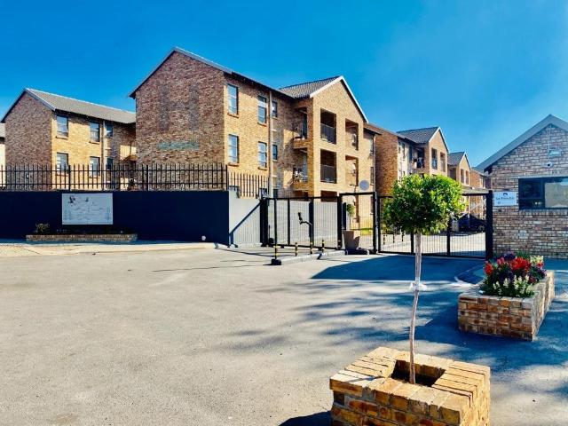Apartment for rent in Lindhaven, Roodepoort