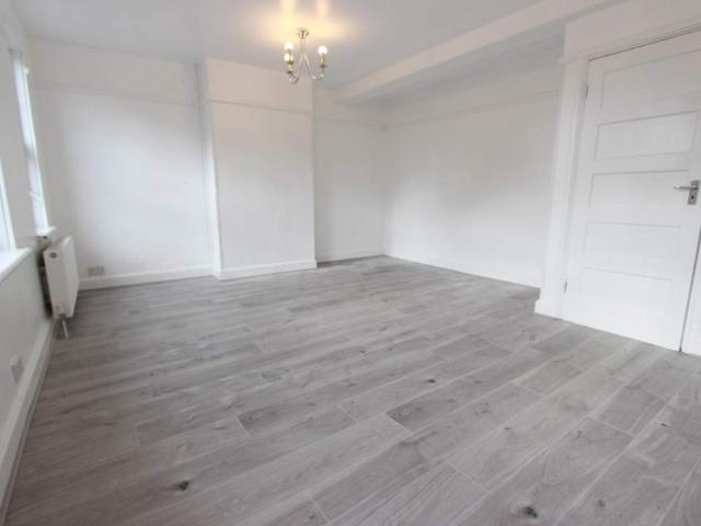 Apartment for rent in Southgate, Greater London