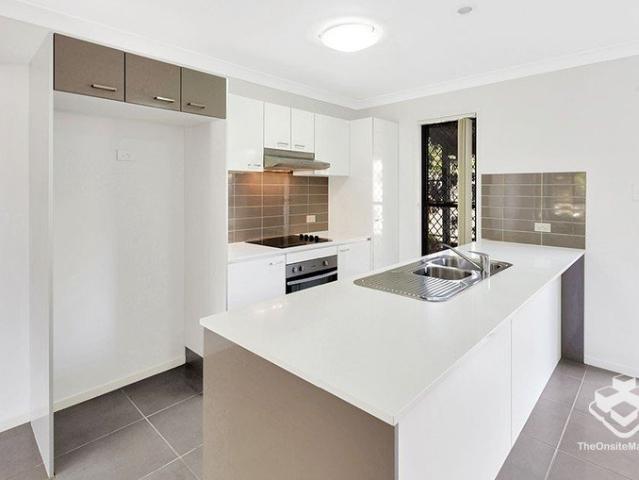 Townhouse for rent in Toombul, Queensland