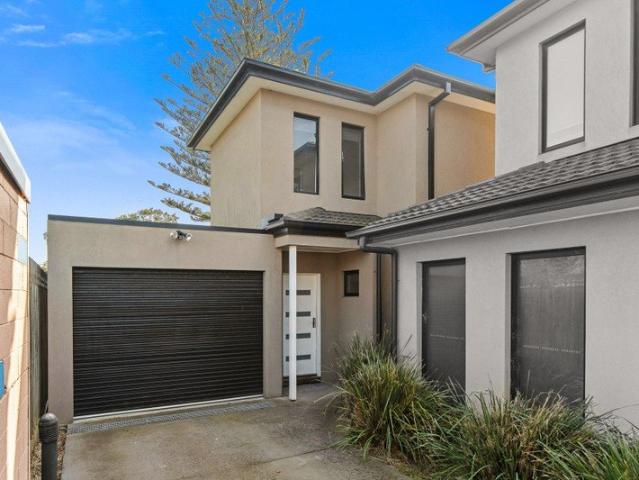 Townhouse for sale in Camerons Creek, Victoria