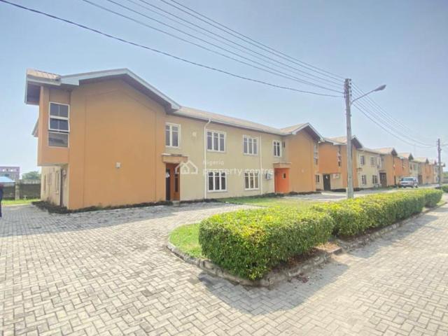Detached house for sale in Eti Osa, Lagos