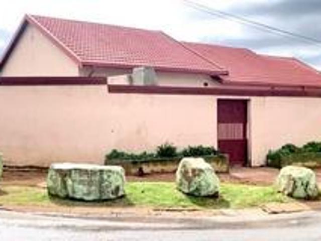 House for sale in Mohlakeng, Gauteng