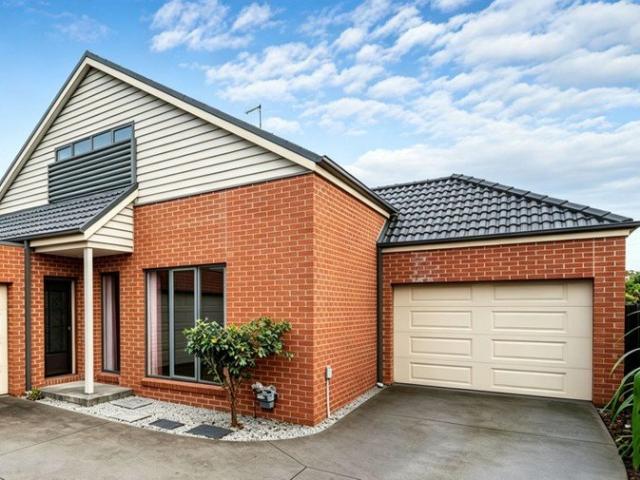 Townhouse for rent in Camerons Creek, Victoria