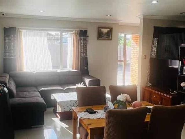 House for rent in Howick, Oroua County