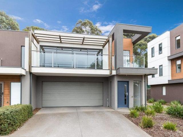 Townhouse for rent in Camerons Creek, Victoria